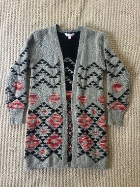 No Boundaries Youth Gray Open-Front Cardigan with Black and Red Aztec Pattern